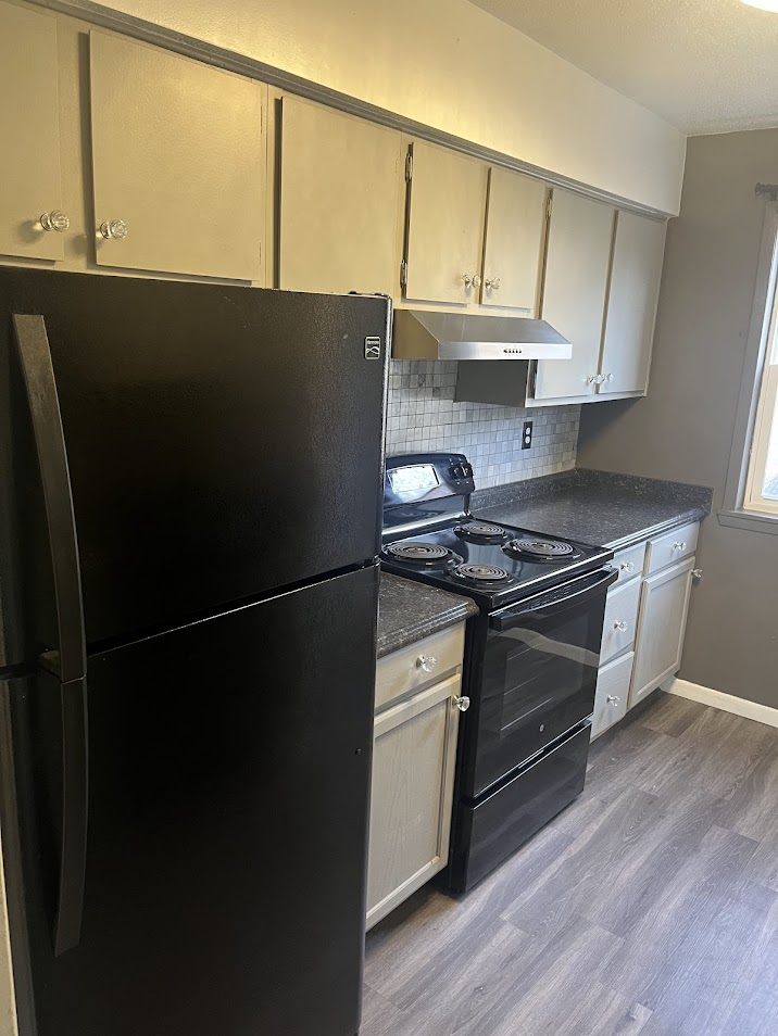 362, 364, 366, 368 Windsor Park Drive - 366